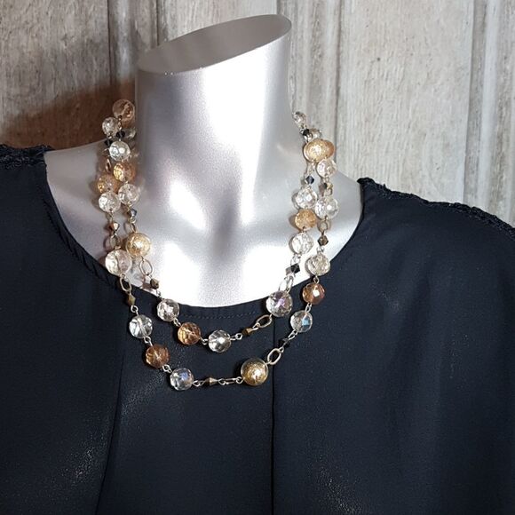 42" gold and black tone beaded necklace with clasp. - Picture 2 of 7